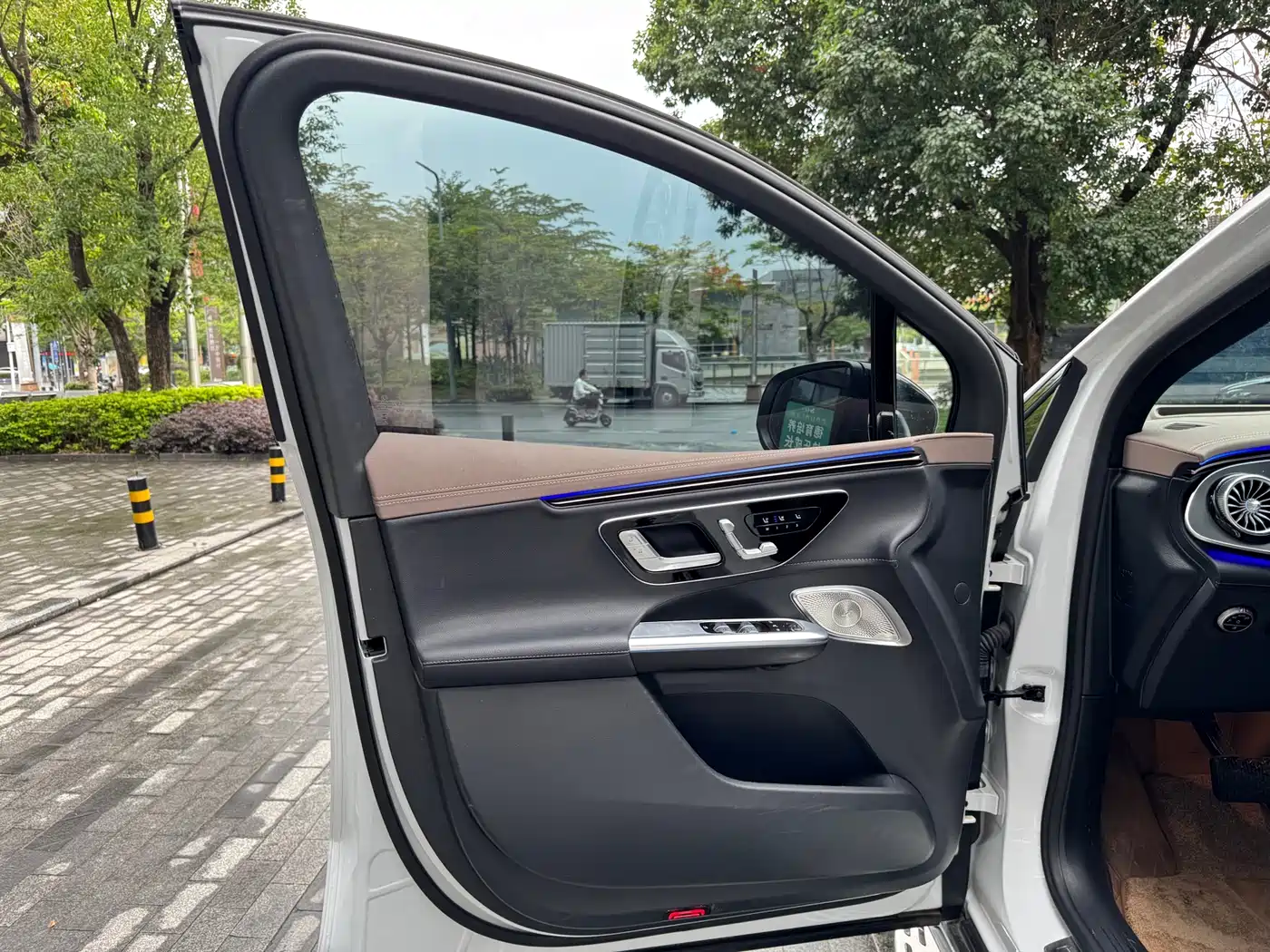 Mercedes-Benz EQE SUV 2023 500 4MATIC Special Edition фото 11