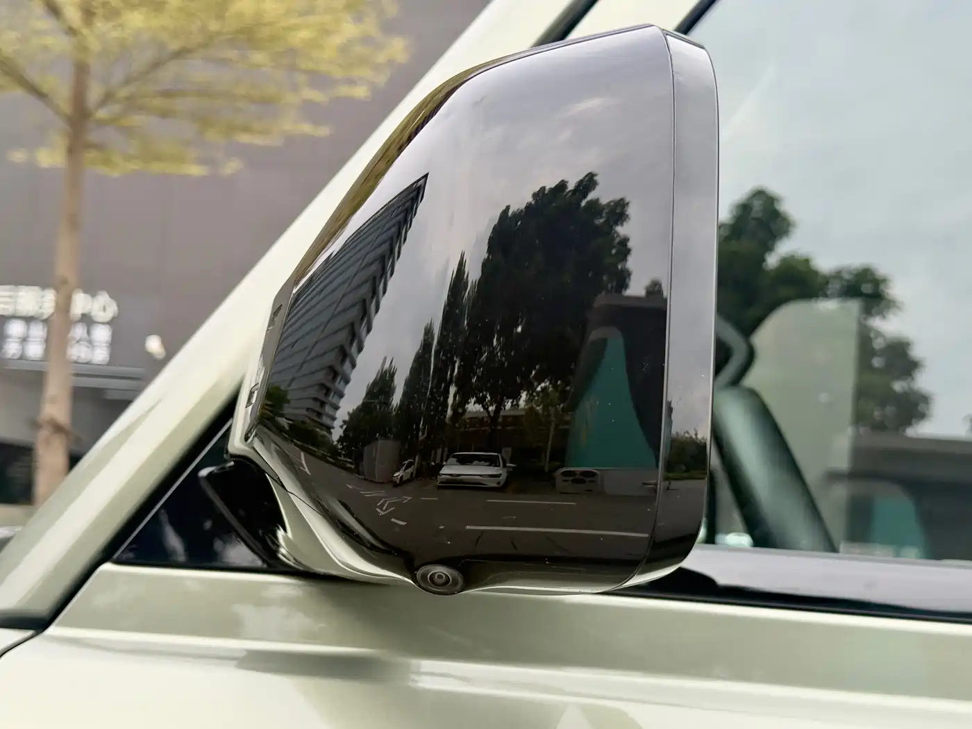 iCAR V23 2026 2025 FWD Premium Model
