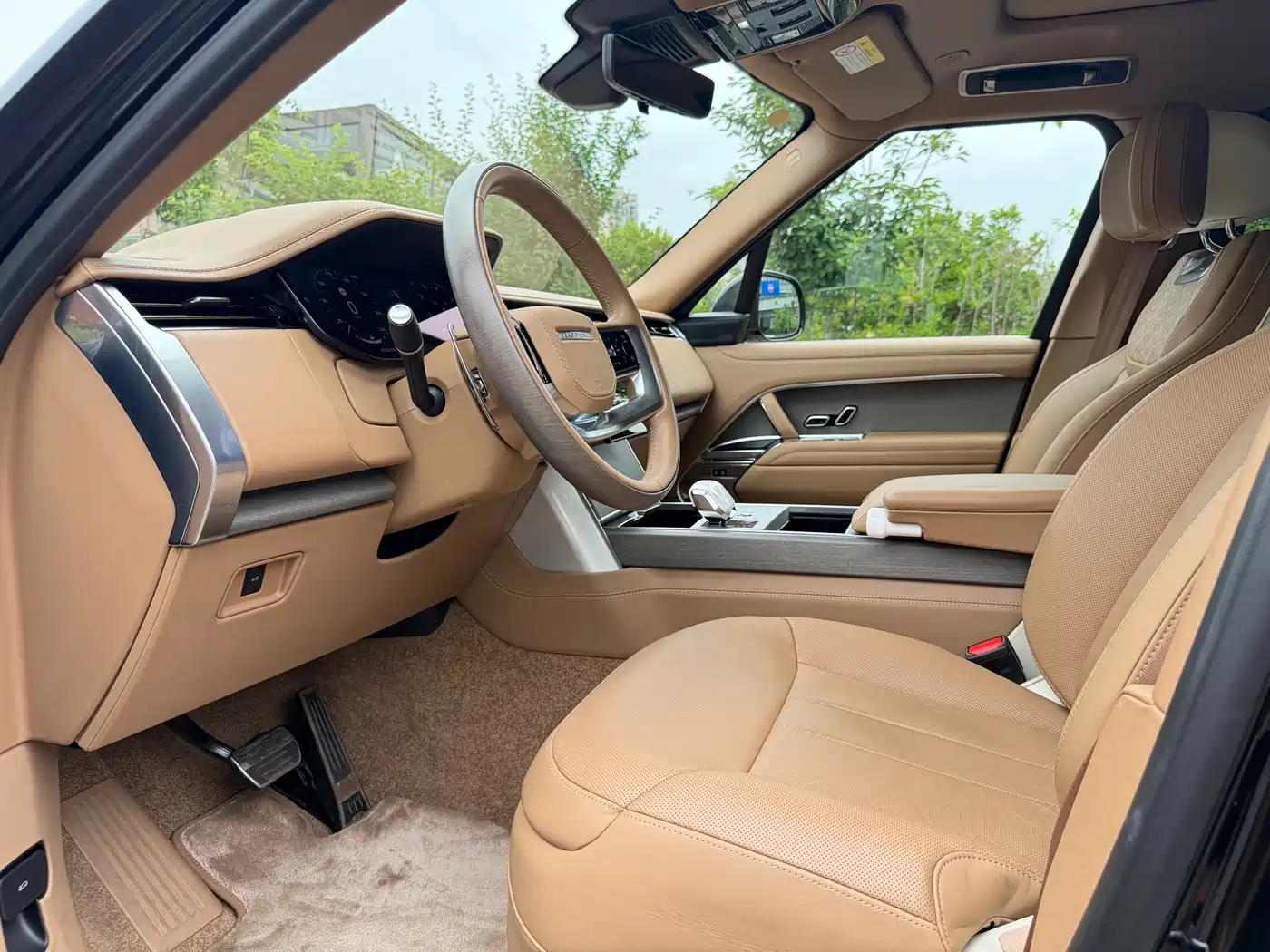 Land Rover Range Rover 2024 3.0 L6 400PS SV Prestige Genesis Extended 4-Seater фото 8