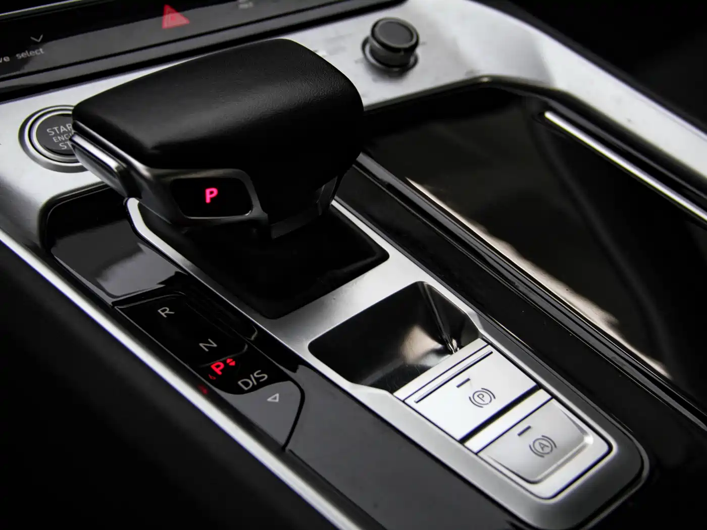 Audi Q6 2024 40 TFSI quattro Cloud View Yulin Package 7-seater фото 21
