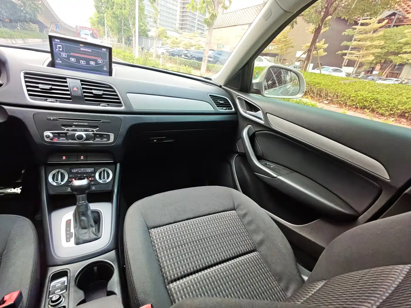 Audi Q3 2015 30 TFSI Progressive фото 17