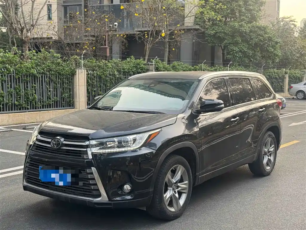 TOYOTA HIGHLANDER