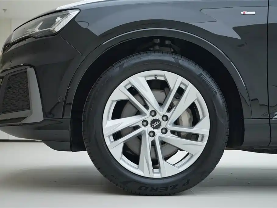 Audi Q7 2023 45 TFSI quattro S line Sport фото 15