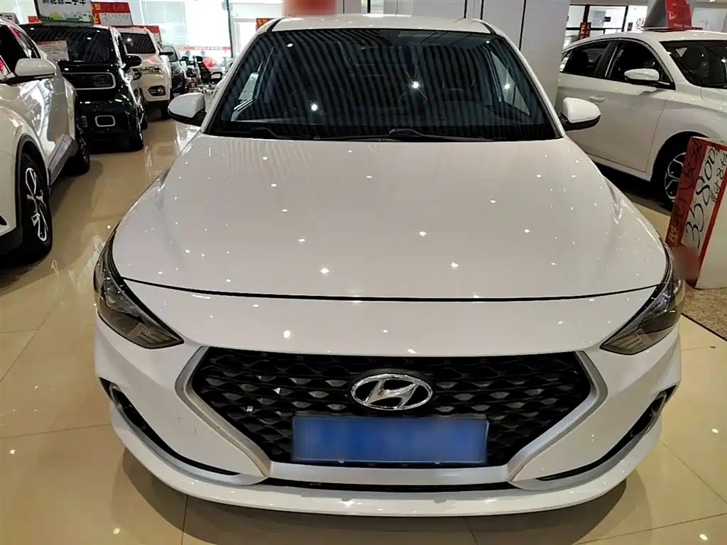 Hyundai Elantra 2018 1.6L Automatic Pleasing Edition GL China VI фото 3