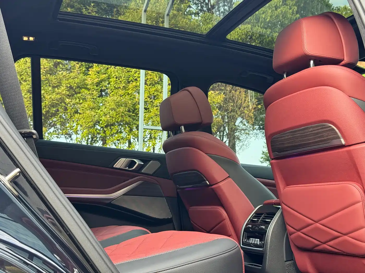 BMW X5 2022 Model xDrive 40Li M Sport Package фото 9