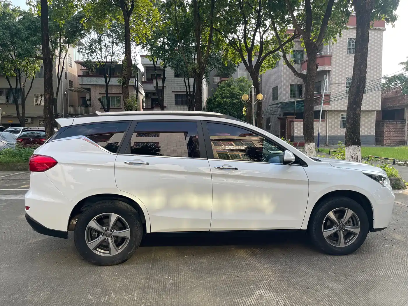 Haval M6 2017 1.5T Automatic 2WD Elite фото 9