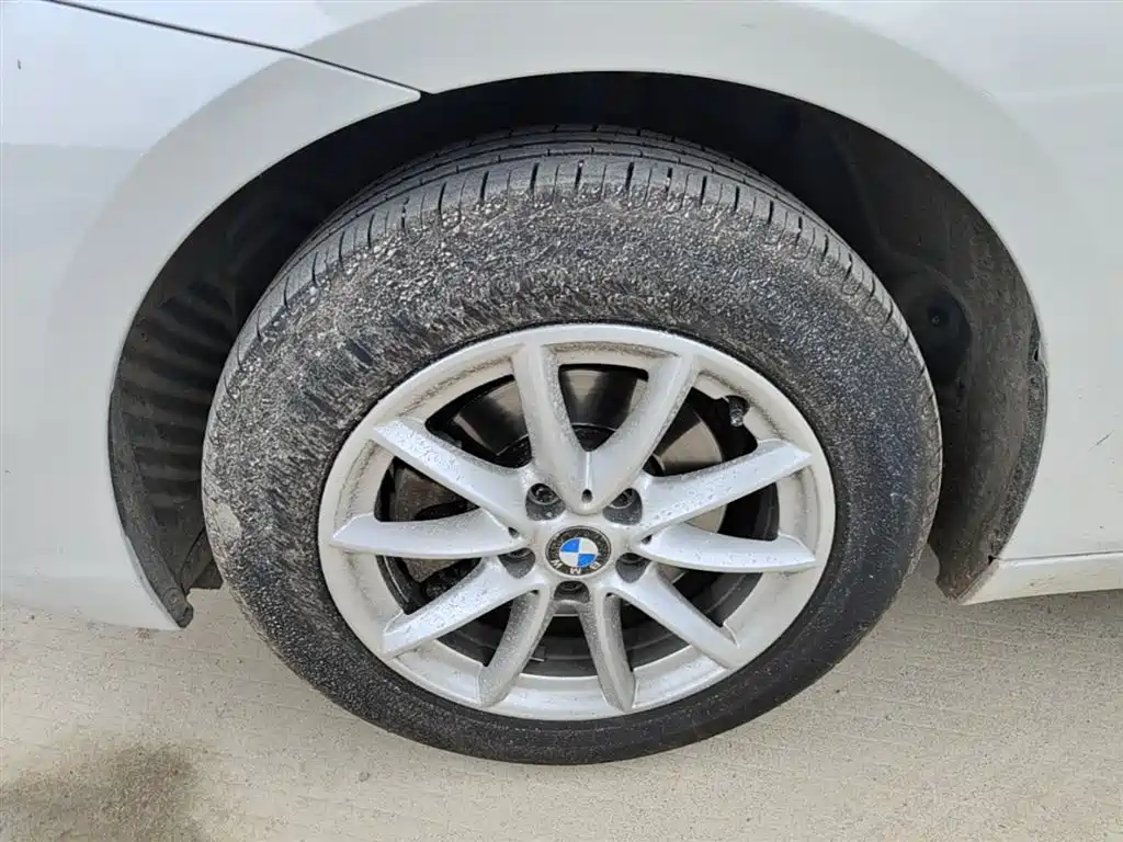 BMW 2 Series Touring 2018 218i Sport Line фото 23