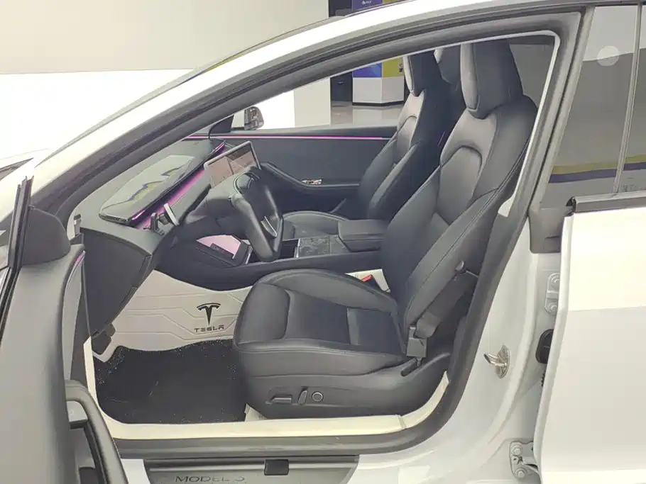 Фото 9 - Tesla Model 3