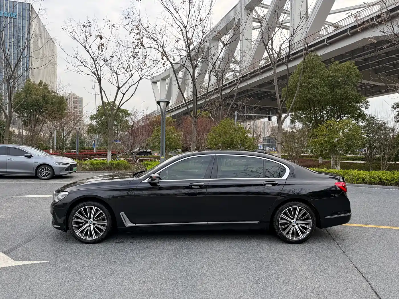BMW 7 Series 2016 730Li Luxury фото 4