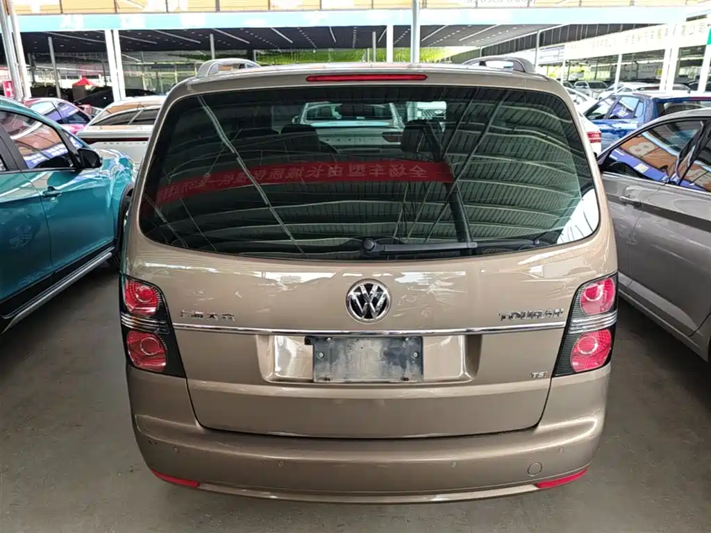 Volkswagen Touran 2015 1.4T DSG Comfort Edition 5-seater фото 6