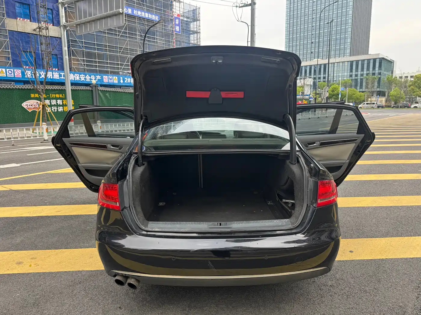 Audi A4L 2011 2.0 TFSI Luxury фото 11