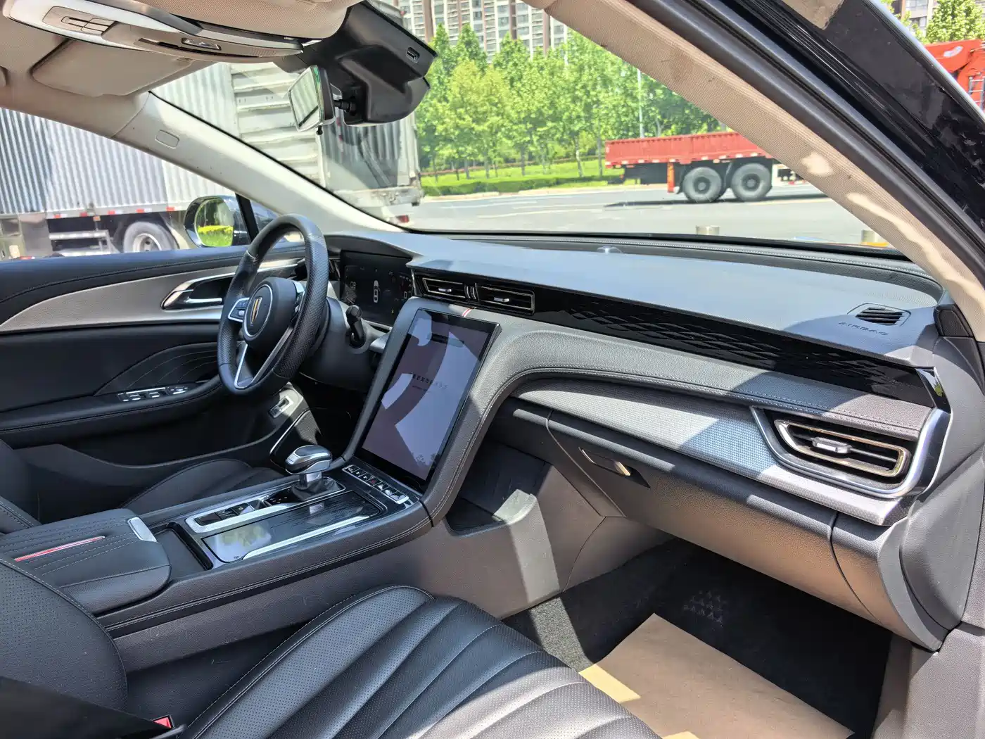 Hongqi H5 2024 1.5T DCT Smart Connect Flag Rhythm Edition фото 25
