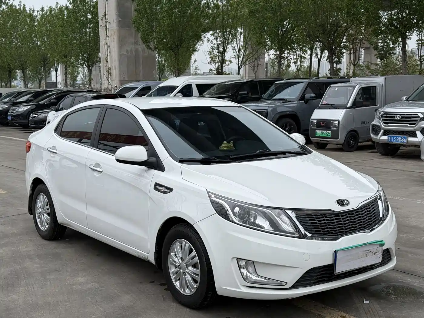 Kia K2 2012 Sedan 1.4L AT GLS Commemorative Edition фото 5
