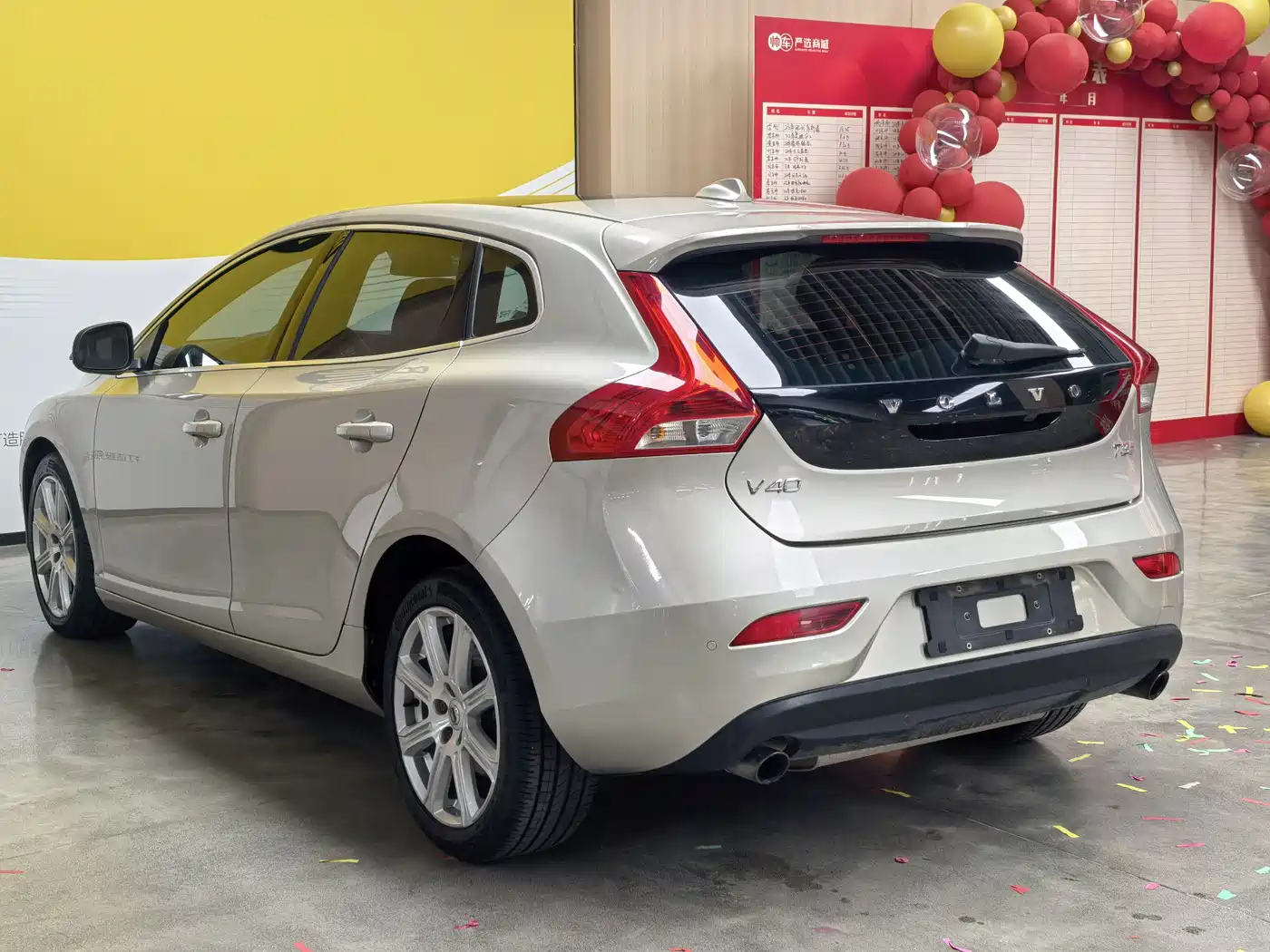 Volvo V40 2017 2017 T3 R-Design