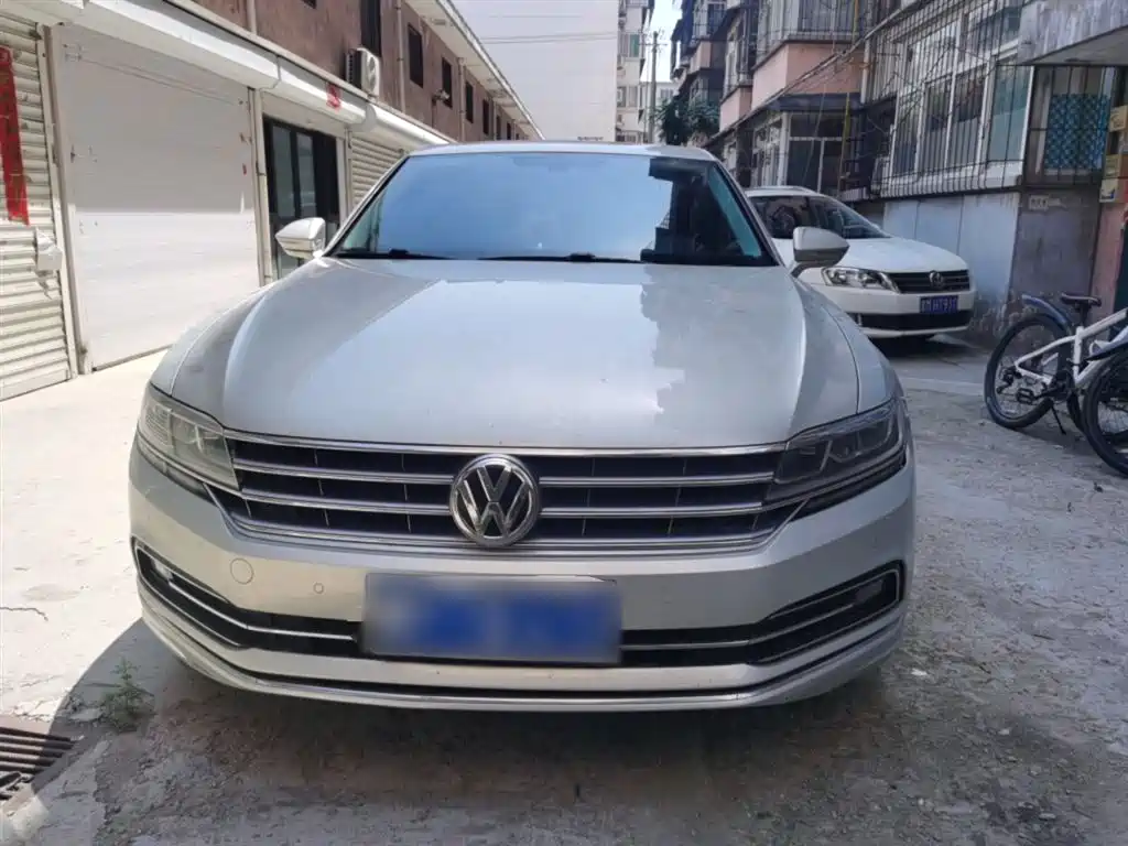 Volkswagen Phideon 2018 Facelift 380TSI FWD Business фото 3