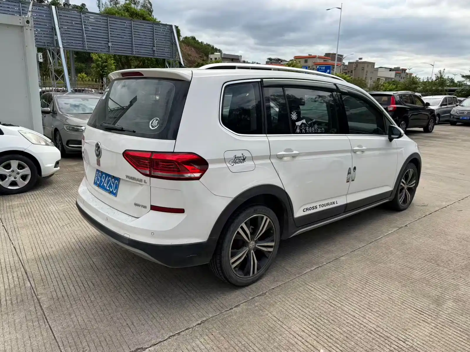 Фото 8 - Volkswagen Touran