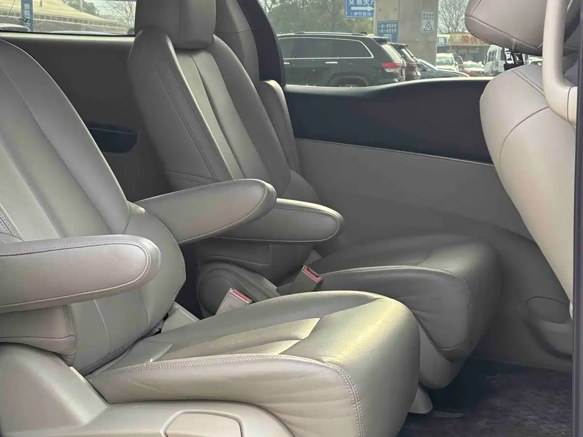 Buick GL8 2018 28T Comfort China VI фото 9