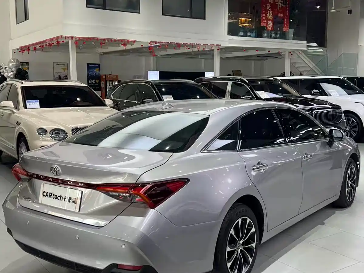 Toyota Avalon 2022 2.0L Luxury Edition фото 5
