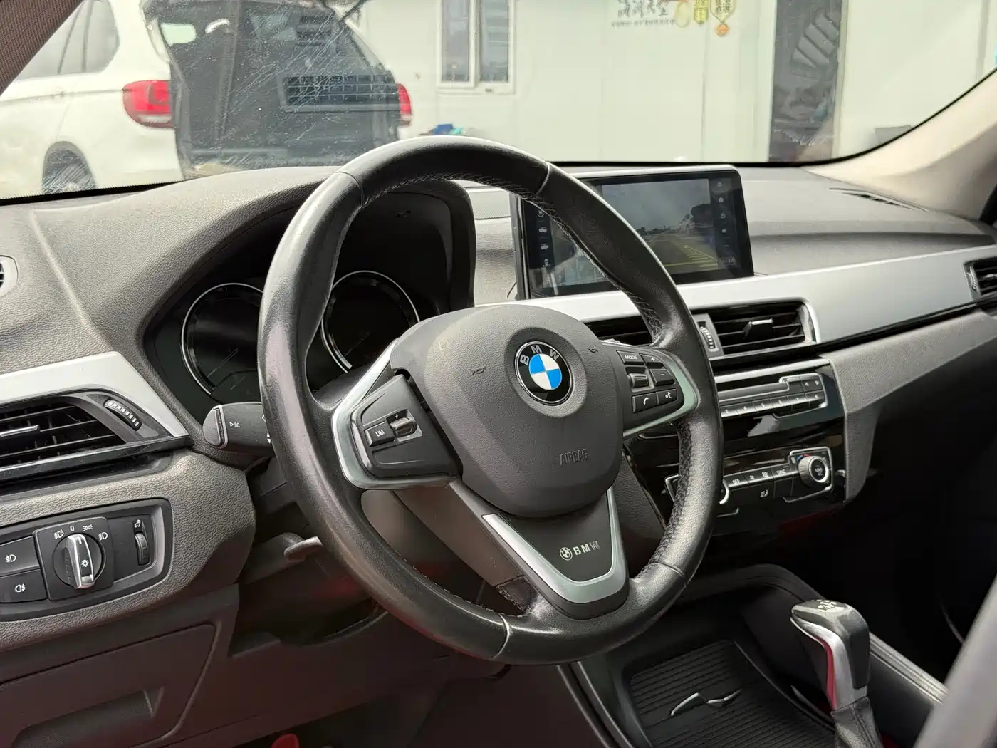 BMW X1 2019 sDrive20Li Leading Model фото 5
