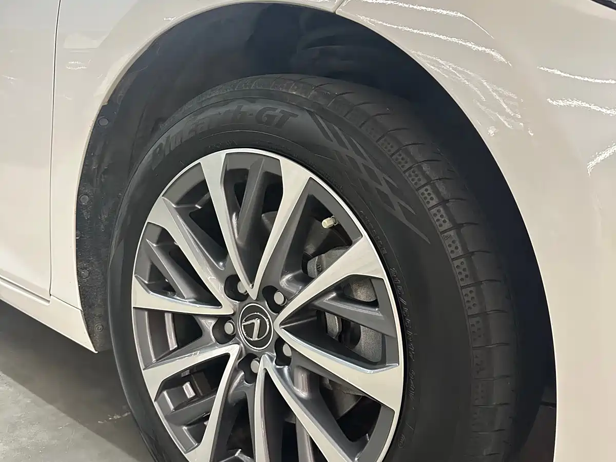 Lexus ES 2022 200 Excellence Edition фото 11
