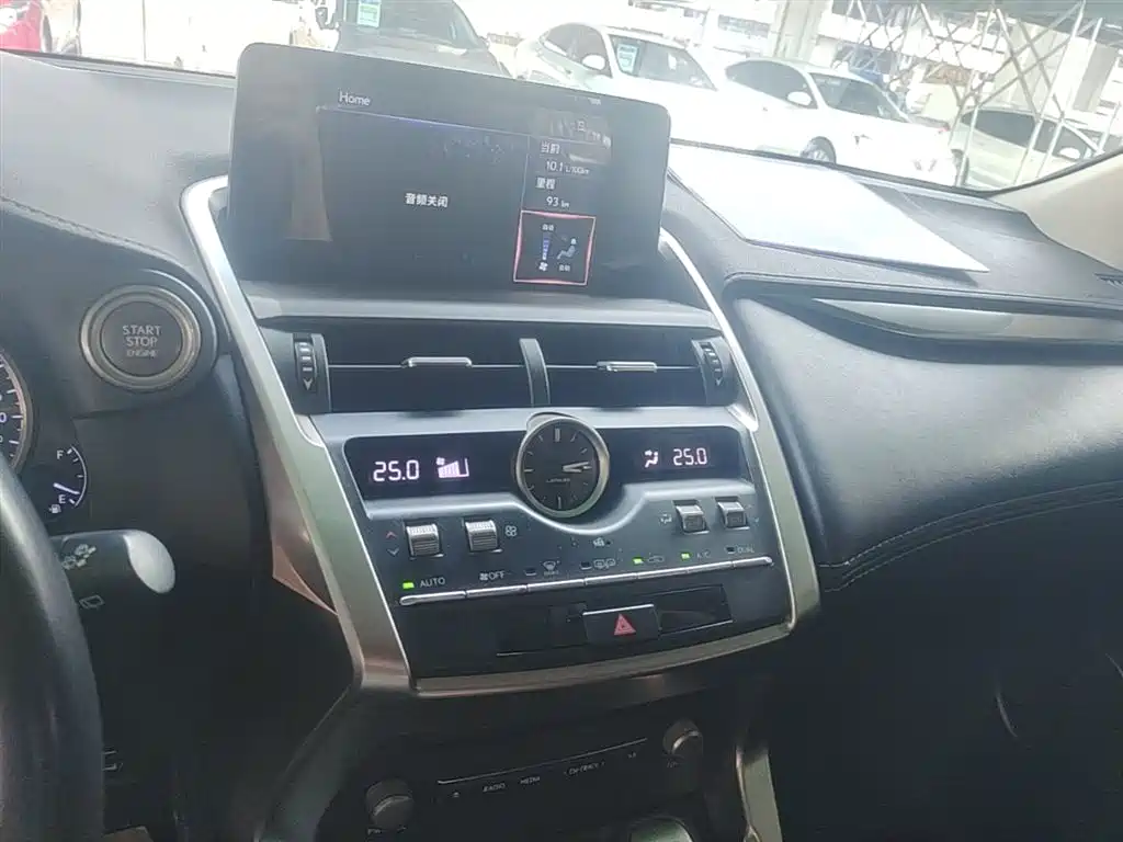 Lexus NX 2017 200 FWD Sharp Edition фото 13