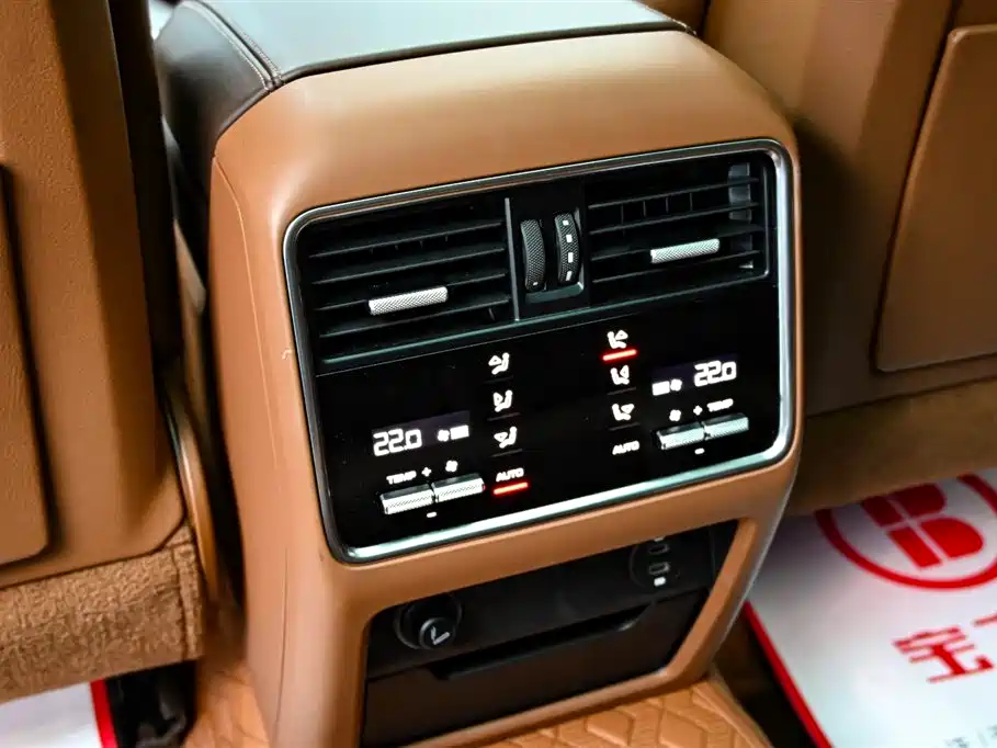 Porsche Cayenne New Energy 2023 Cayenne E-Hybrid 2.0T Platinum Edition фото 36