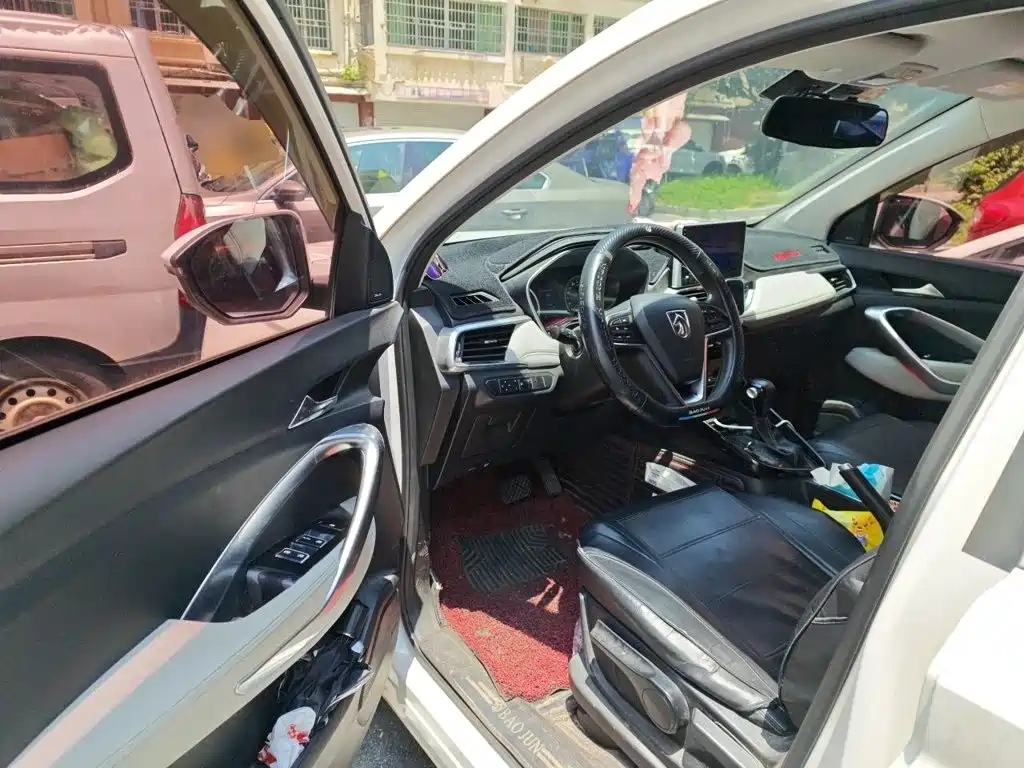 Baojun 530 2019 2019 1.5T CVT Luxury 7-seater China V