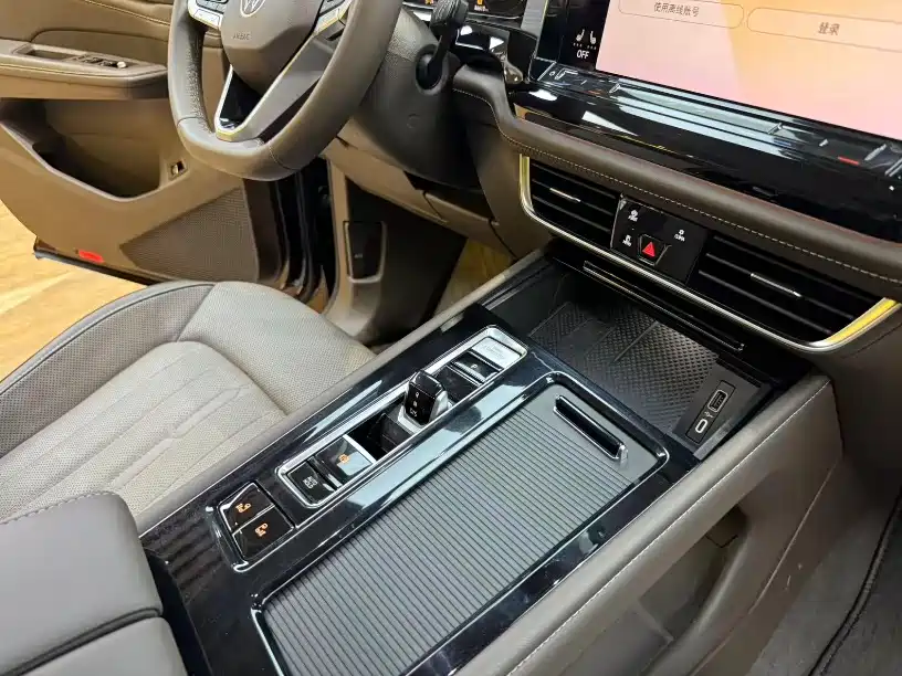 Volkswagen Viloran 2023 Facelift 380TSI Prestige Edition фото 26