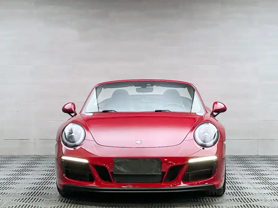 Porsche 911 2017 Carrera 4 Cabriolet GTS 3.0T фото 3