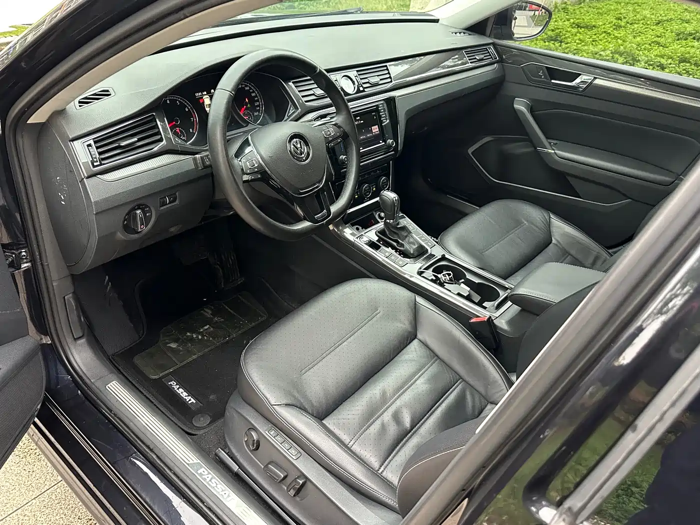 Volkswagen Passat 2016 380TSI DSG Premium Edition фото 9