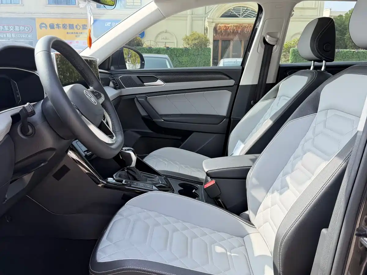 Volkswagen Tayron 2023 280TSI 2WD Luxury Plus Advanced Edition фото 5