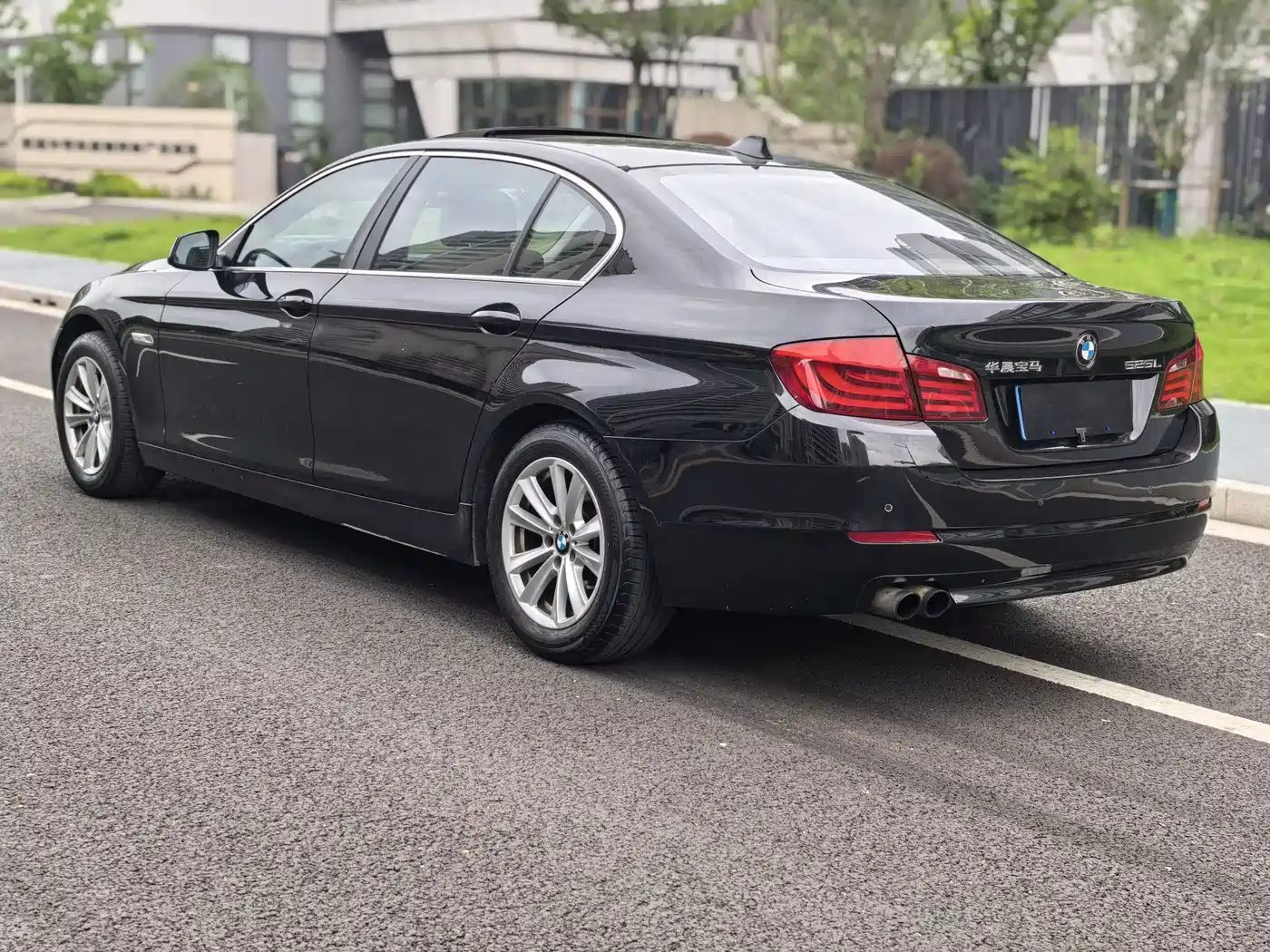 BMW 5 Series 2013 525Li Luxury фото 5