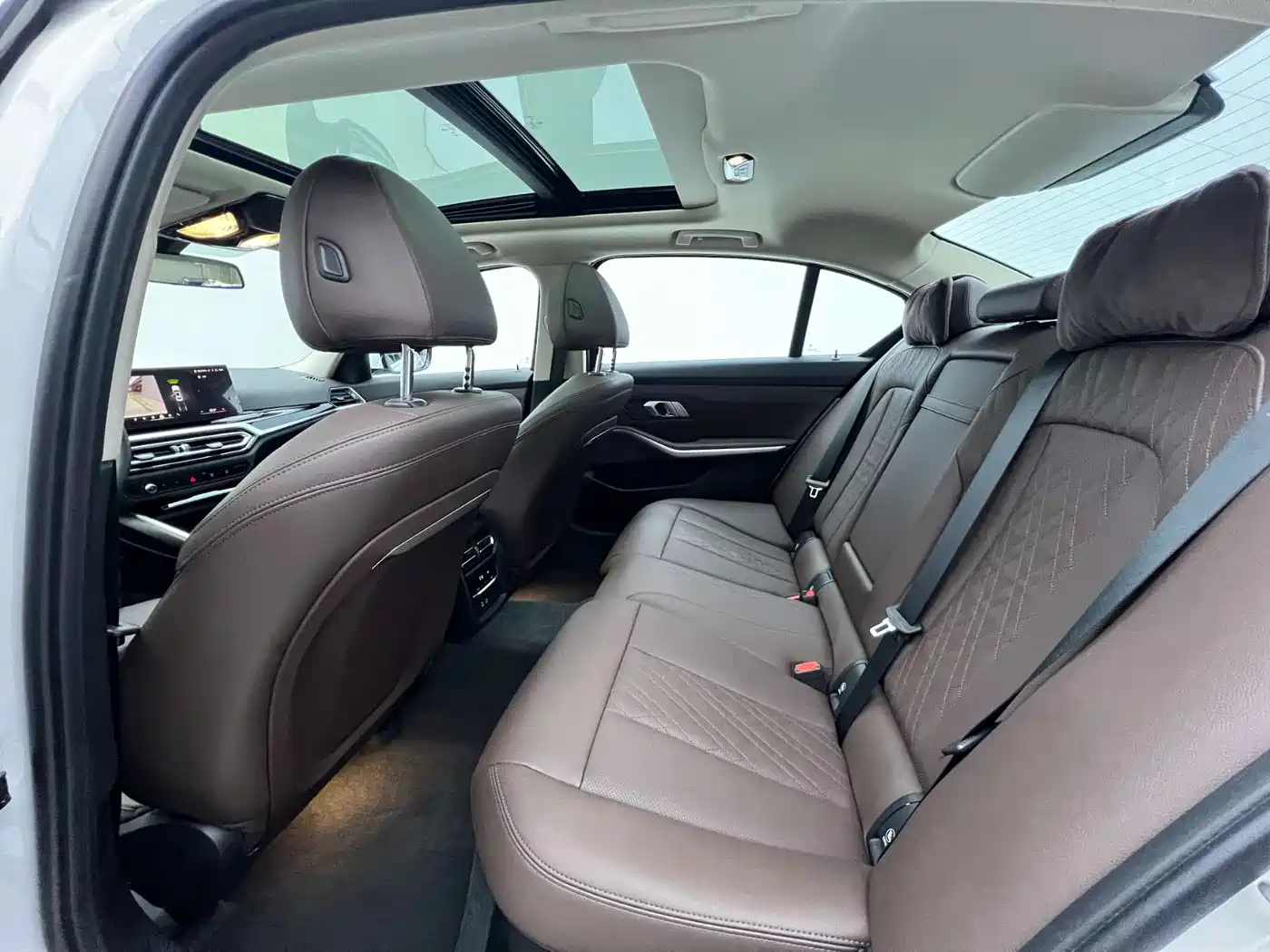 BMW 3 Series 2023 320Li M Sport Package фото 11
