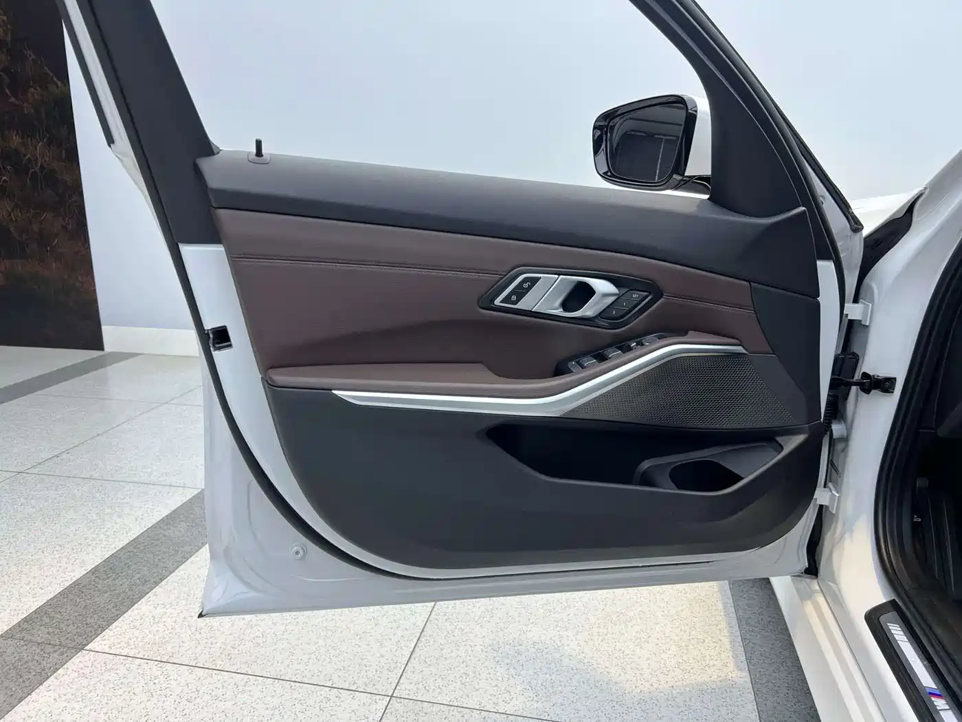 BMW 3 Series 2023 320Li M Sport Package фото 13