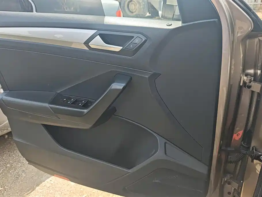 Volkswagen T-ROC 2019 230TSI DSG 2WD Progressive Type China V фото 7