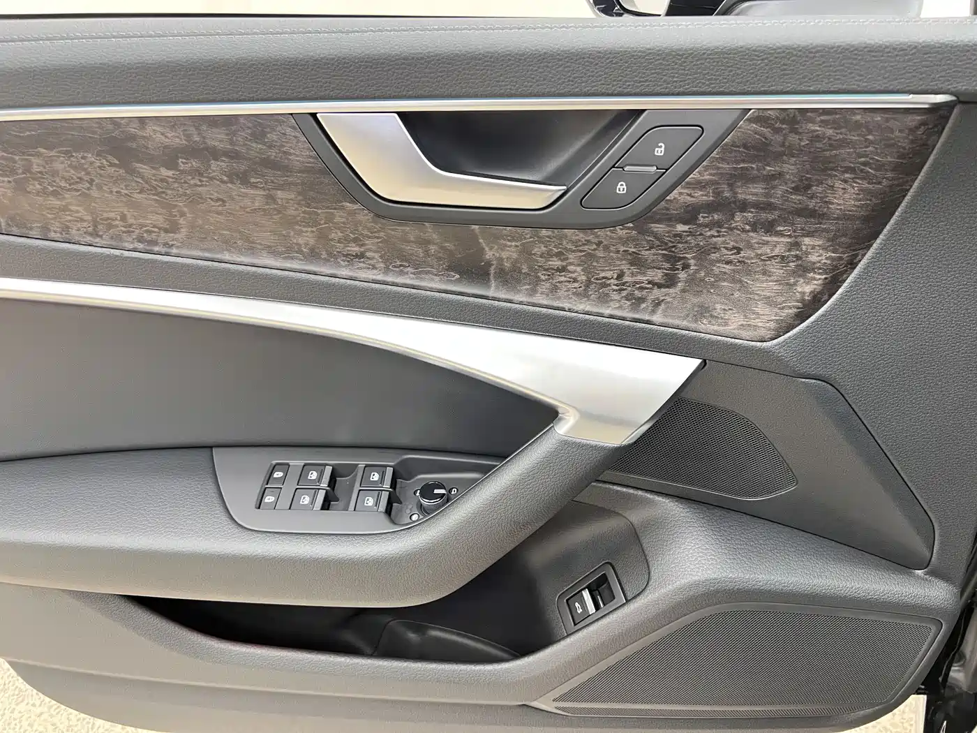 Audi A6L 2022 45 TFSI Premium Dynamic фото 32