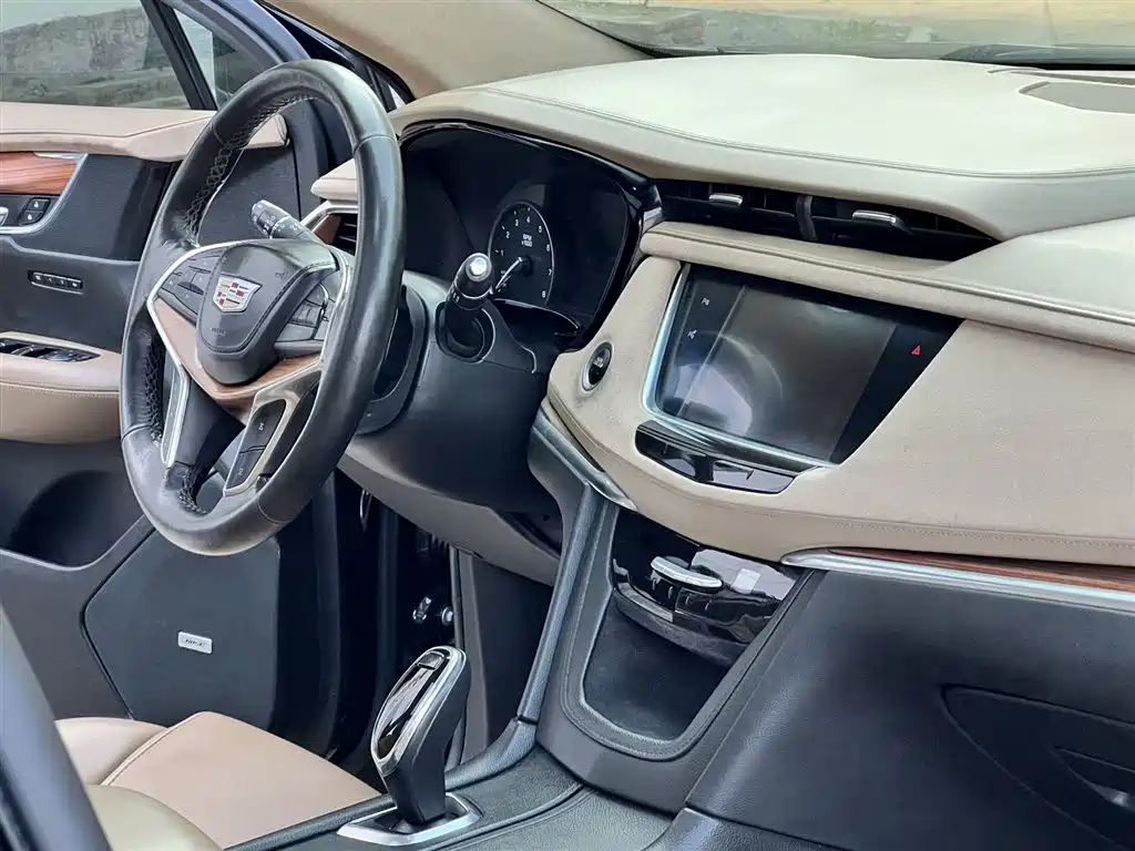 Cadillac XT5 2018 28E 4WD Platinum Edition фото 10