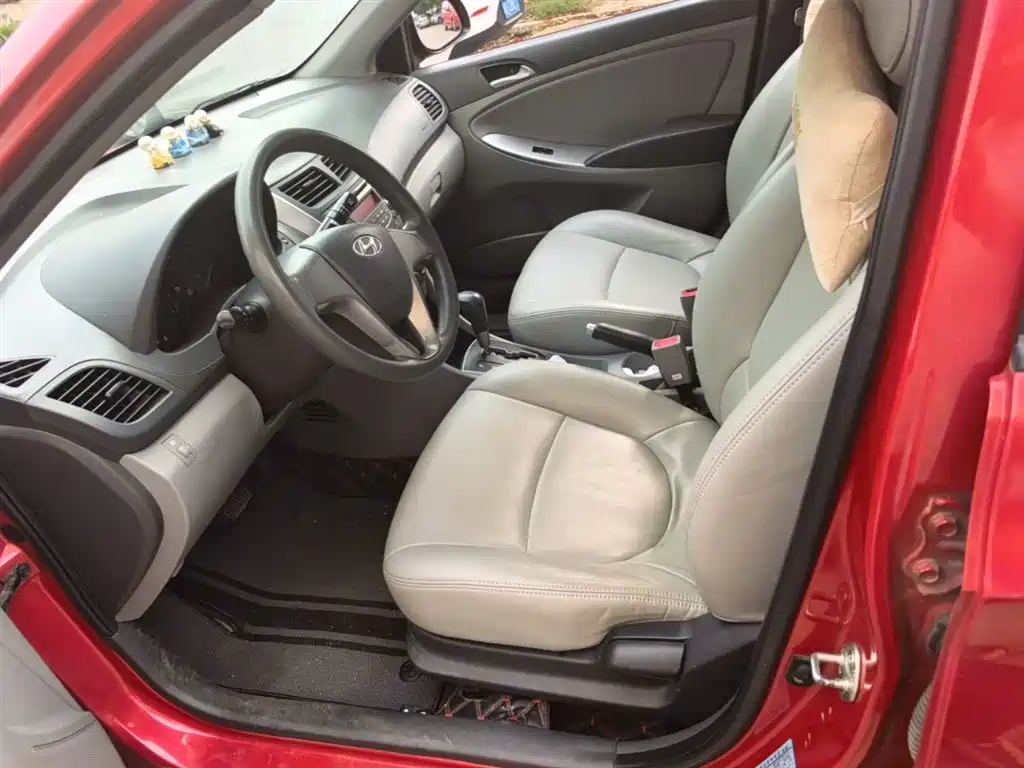Hyundai Verna 2014 1.4L Automatic Smart GLS фото 15