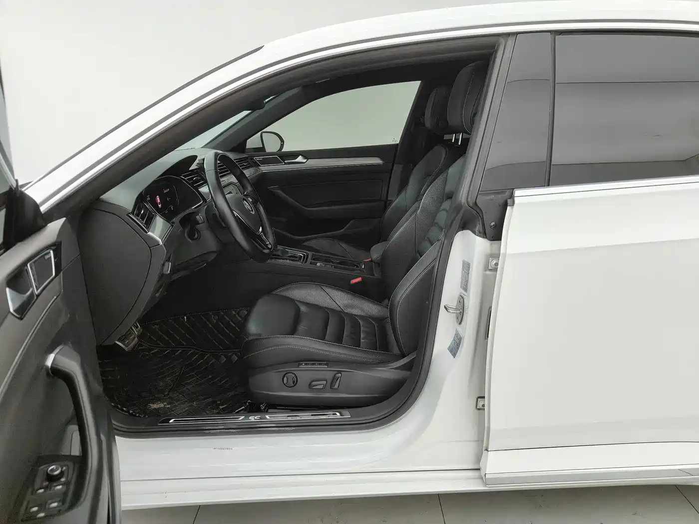 Volkswagen FAW-Volkswagen CC 2020 330TSI Glamour Version China VI фото 11