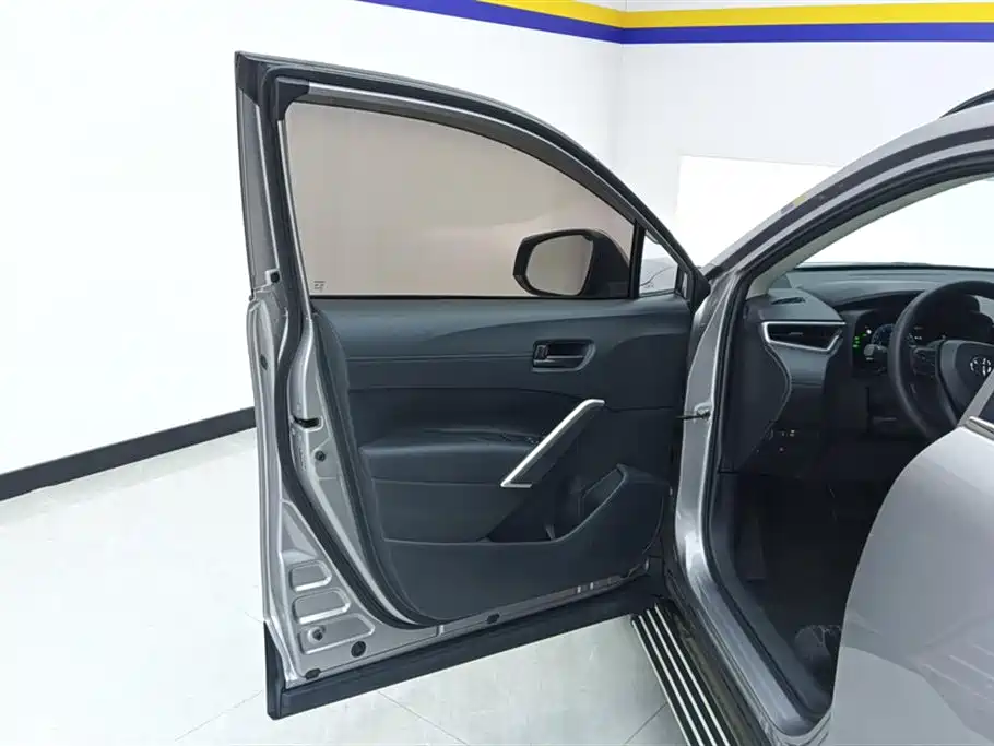 Toyota Corolla Cross 2023 Hybrid 2.0L Pioneer Edition фото 7
