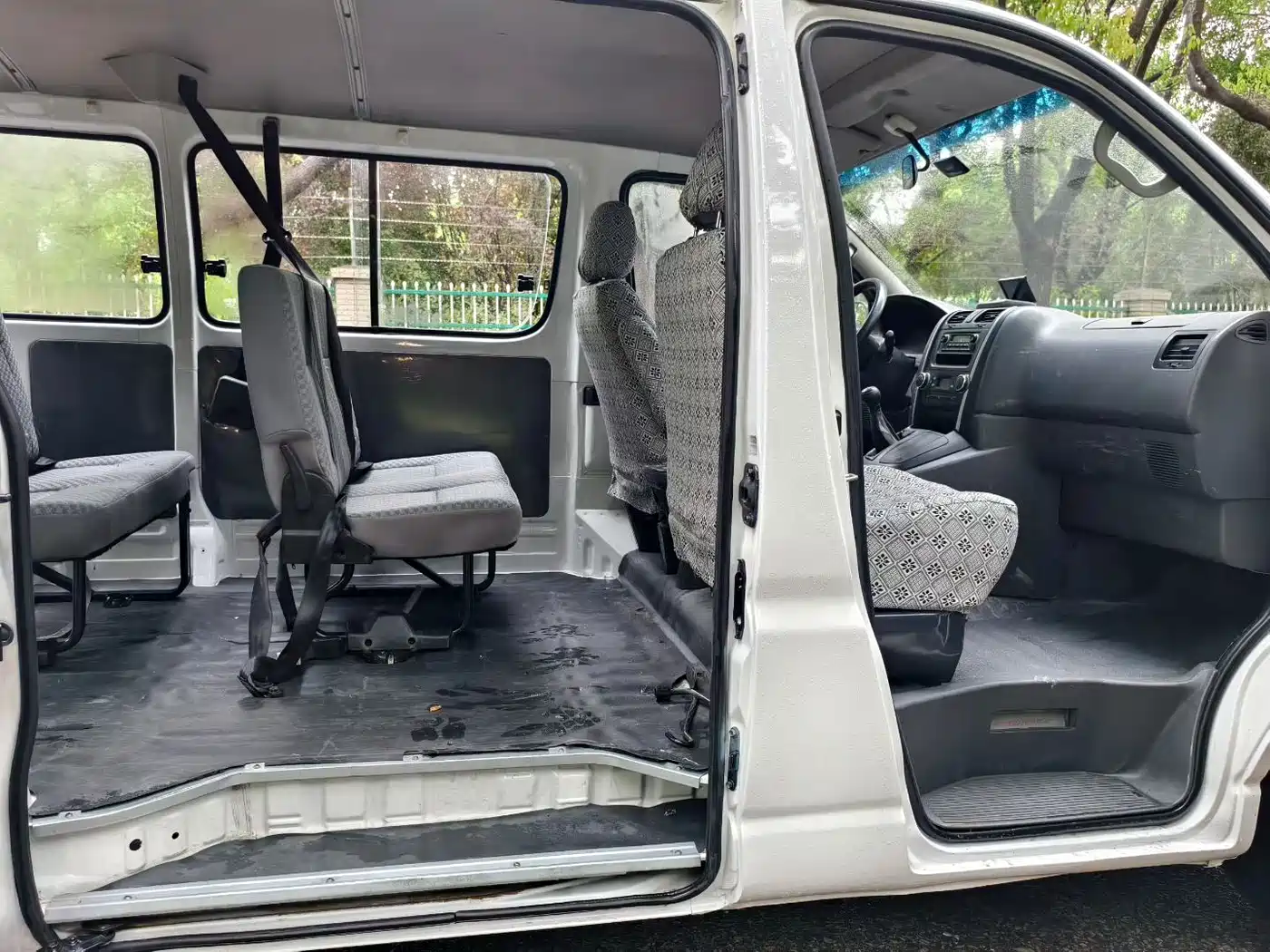 Jinbei Grace 2017 2016 2.0L Classic Standard Long Wheelbase 9-seater