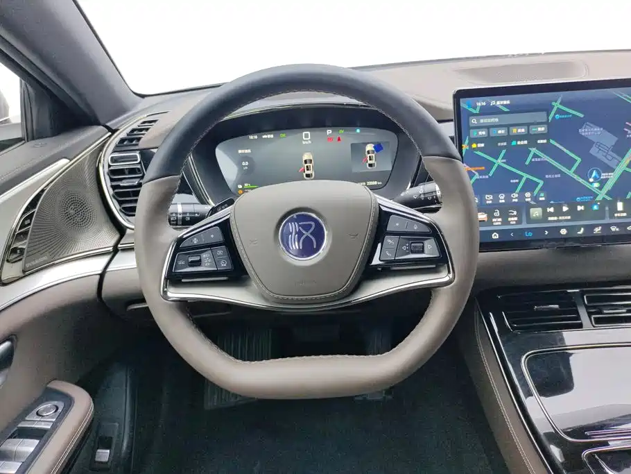 BYD Han 2025 2025 DM-i Smart Driving Edition 125KM Honor