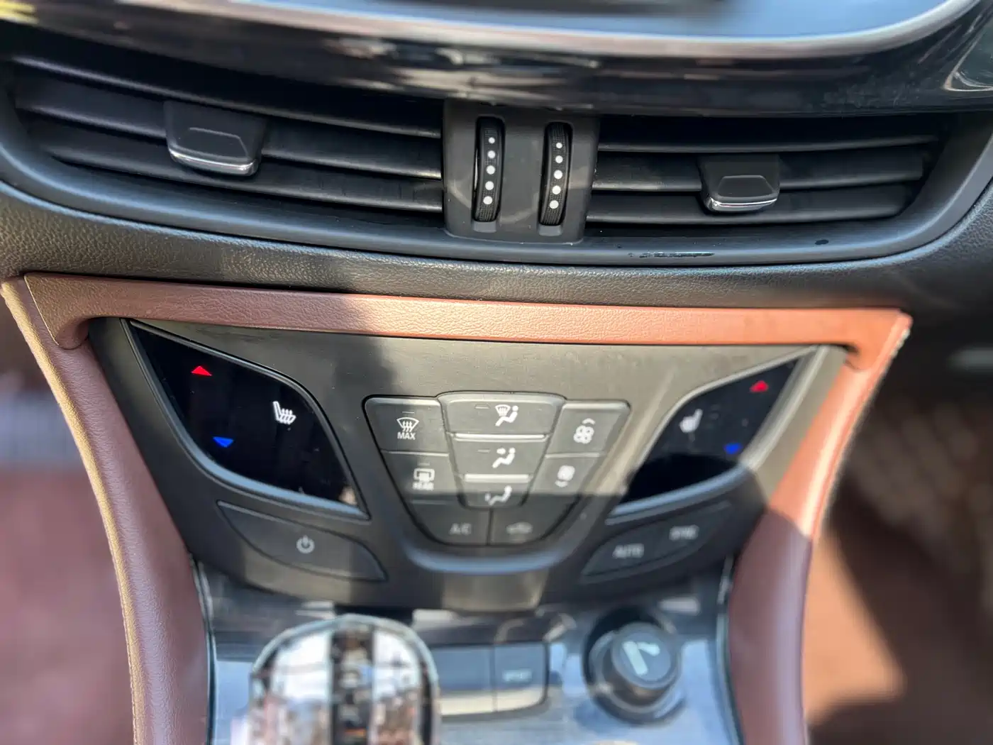 Buick Envision Plus 2018 28T 4WD Elite фото 19