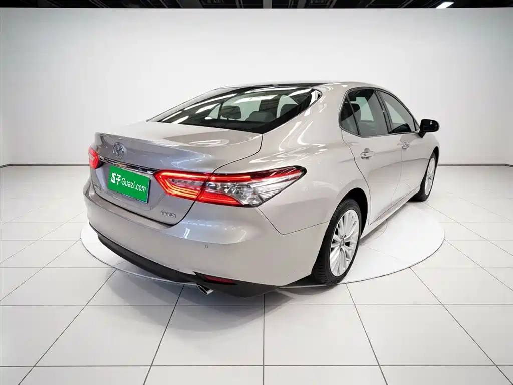 Toyota Camry 2018 2.5G Luxury Edition фото 7
