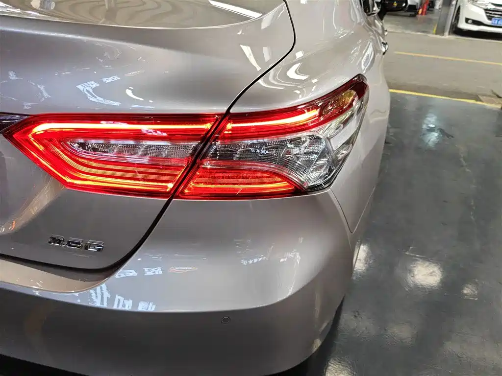 Toyota Camry 2018 2.5G Luxury Edition фото 8