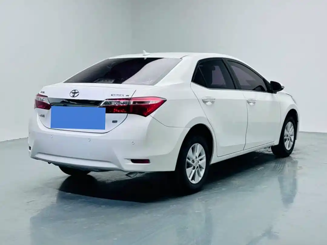 Toyota Corolla 2014 1.6L CVT GL фото 6