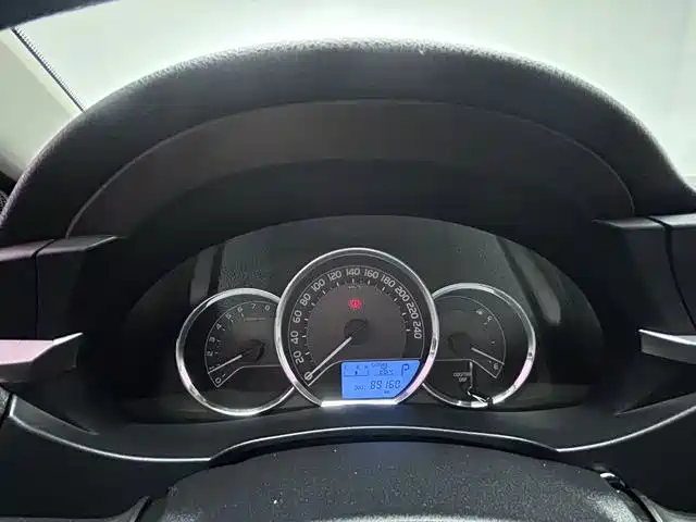 Toyota Corolla 2014 1.6L CVT GL фото 9
