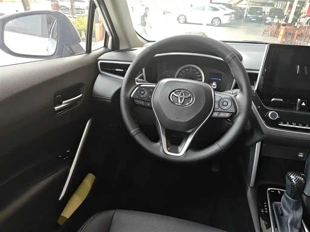Toyota Frontlander 2022 2.0L CVT Luxury PLUS Edition фото 7