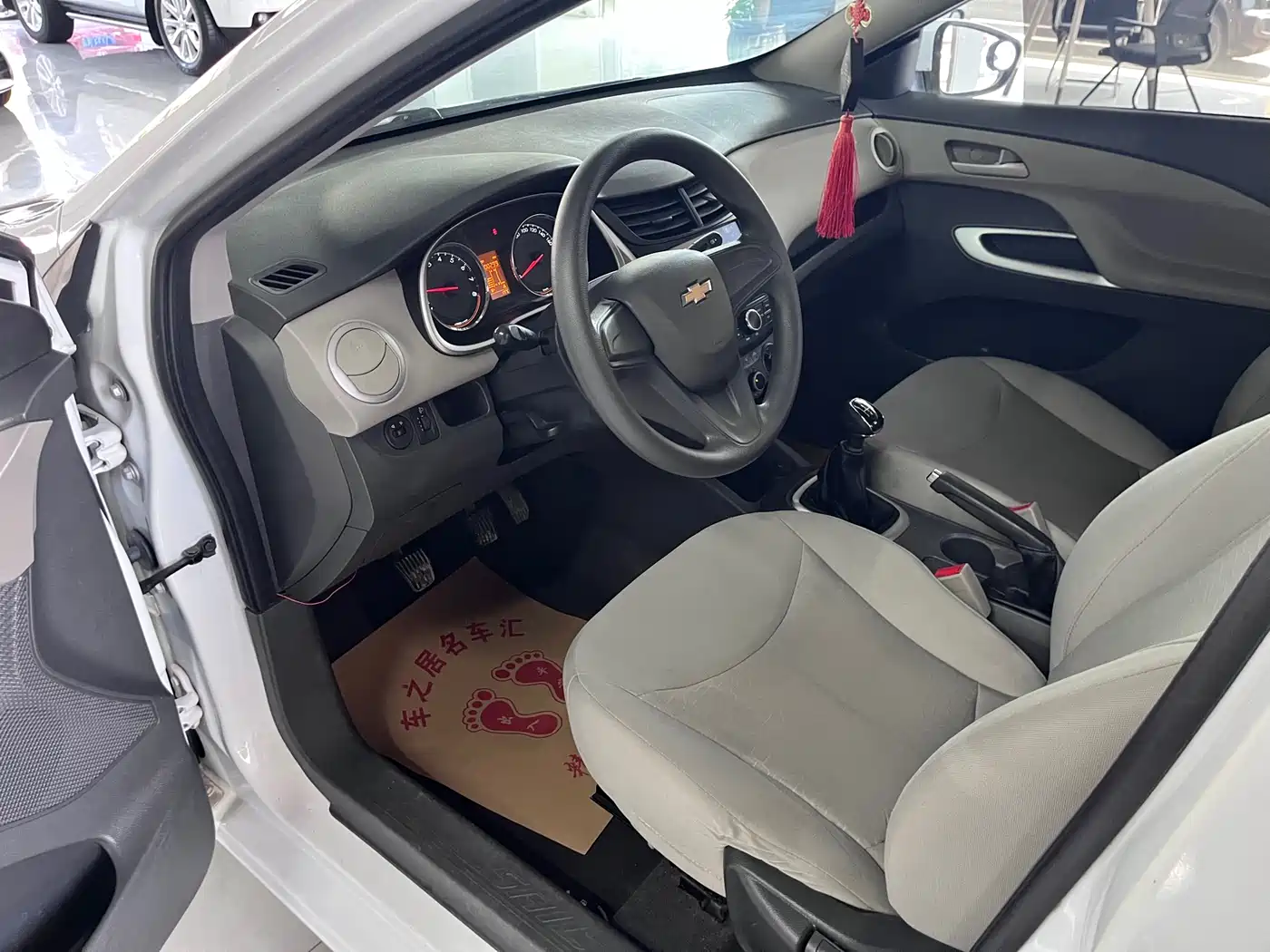 Chevrolet Sail 2015 Sail 3 1.3L Manual Ideal Edition фото 5