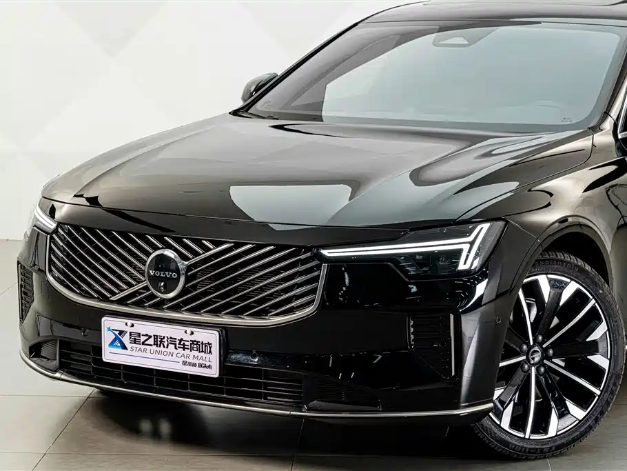2025 Volvo S90